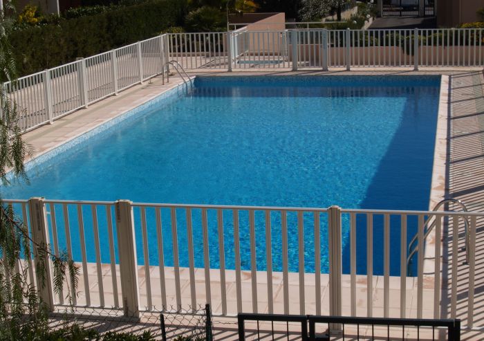 Barrière de sécurité pour piscine